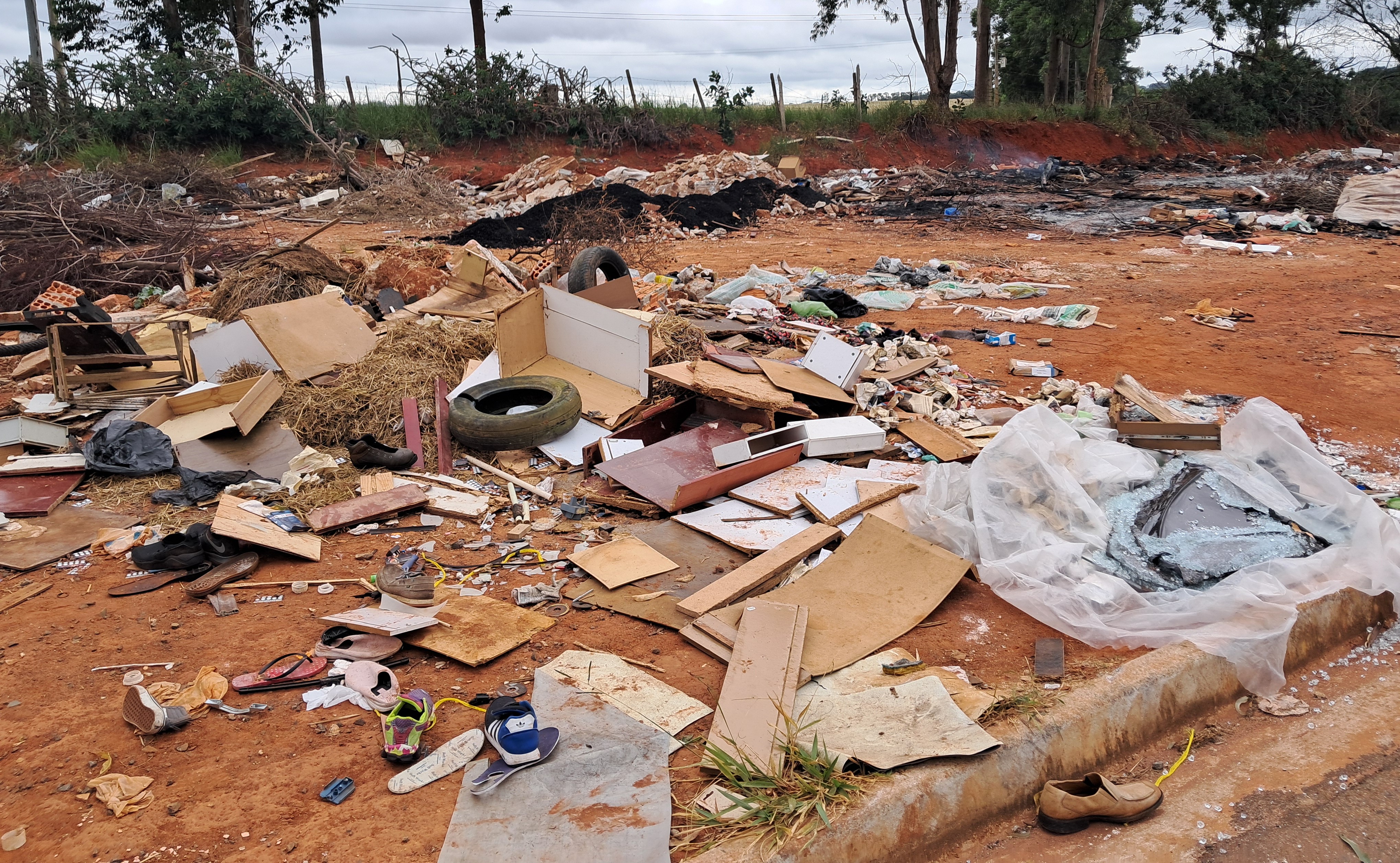 Em todo o ano de 2024, a Prefeitura de Itapetininga aplicou multas que somam mais de R$ 356 mil devido à falta de limpeza em terrenos particulares. Foto - Vitória Mendes